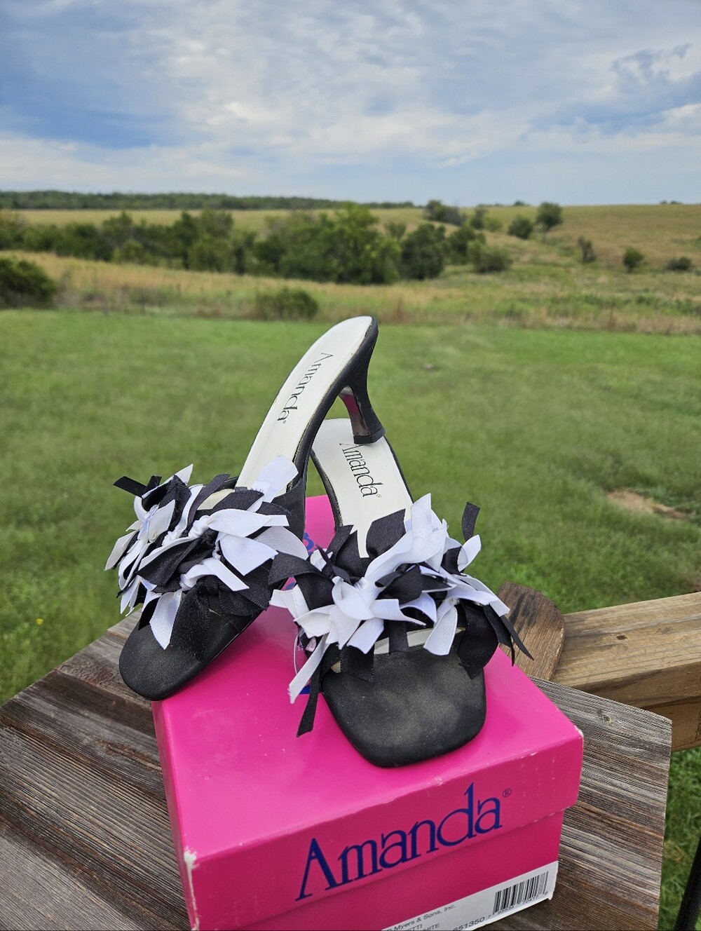 Vintage Amanda Confetti Mules Shoes 10 M Black White Ribbon Shag Kitten Heel Y2K